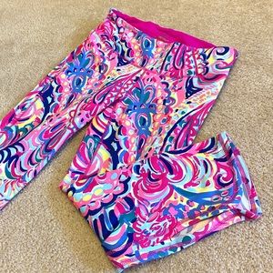 LILLY PULITZER Luxletic Weekender Psychedelic Sunshine Crop Leggings M